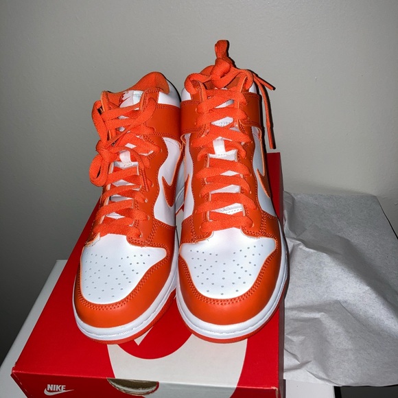 Dunks - Picture 3 of 7